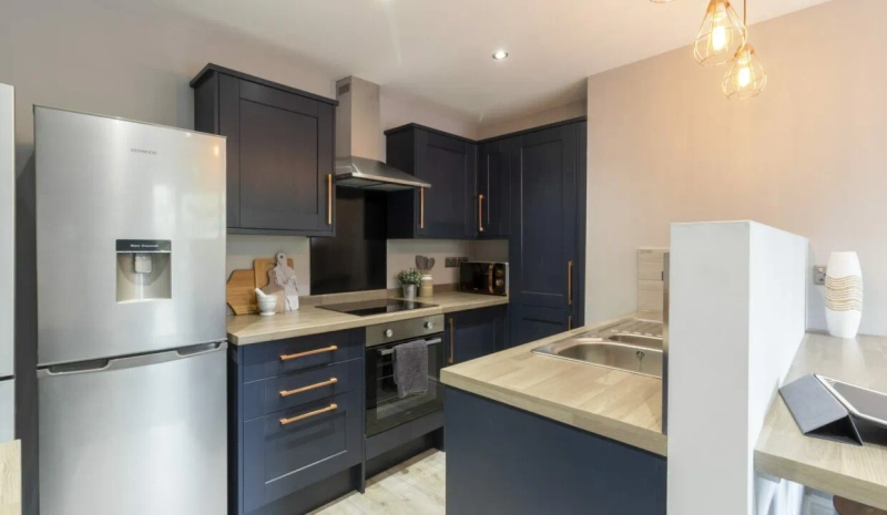 235 Monks Road - Ensuite spare rooms in a 6 Bed - Thumbnail 2